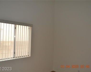 5453 Desert Valley Drive - Photo Thumbnail 27