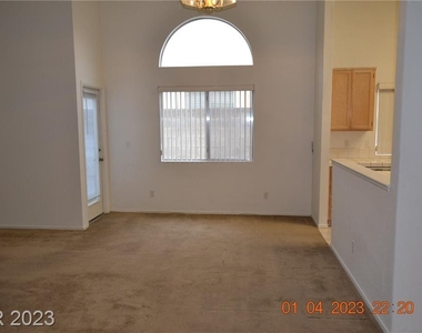 5453 Desert Valley Drive - Photo Thumbnail 10