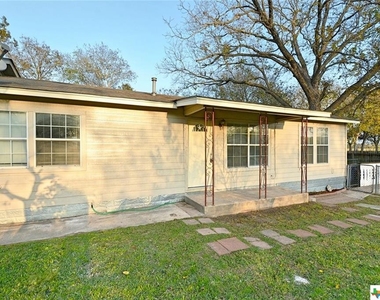 1401 Coco Lane - Photo Thumbnail 1