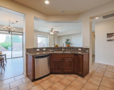 41520 N River Bend Court - Photo Thumbnail 7