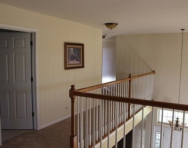 2136 Lindsay Drive - Photo Thumbnail 8