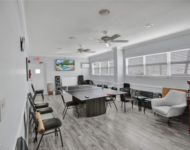 2900 Banyan St Apt 101 - Photo Thumbnail 13