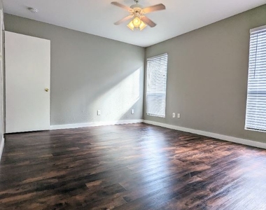 7200 Tc Jester Blvd 201 - Photo Thumbnail 25