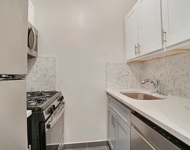 4040 79th Street - Photo Thumbnail 2