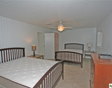 742 Lakeview Trail - Photo Thumbnail 11