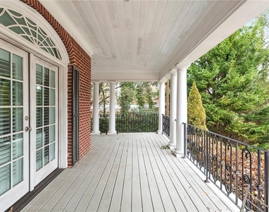 4566 Peachtree Dunwoody Road Ne - Photo Thumbnail 3