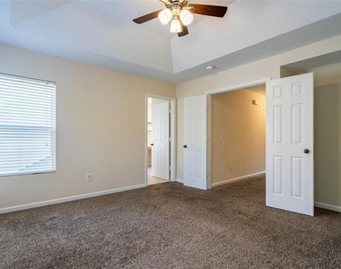 1208 Bronze Oak Way - Photo Thumbnail 8