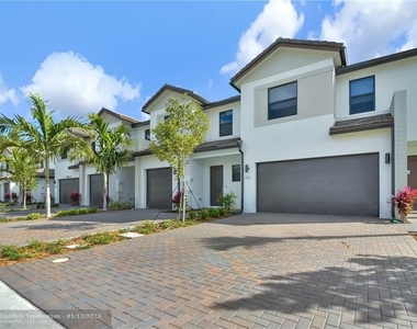 4091 W Palm Aire Drive - Photo Thumbnail 1