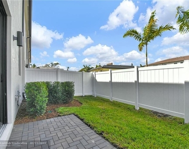 4091 W Palm Aire Drive - Photo Thumbnail 17