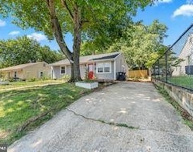 6919 Furness Ave - Photo Thumbnail 1