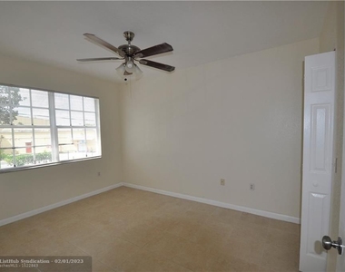 705 Belmont Ln - Photo Thumbnail 13