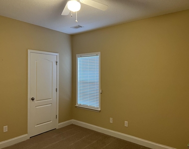 724 Post Oak Way - Photo Thumbnail 16