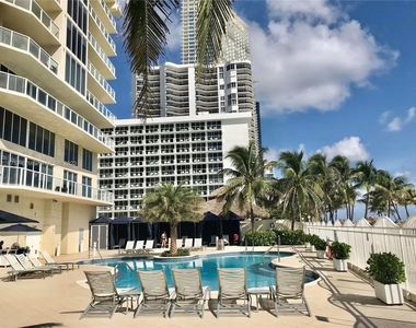 16699 E Collins Ave - Photo Thumbnail 14