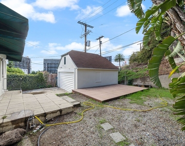 8085 Selma Ave - Photo Thumbnail 7