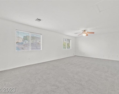 11198 Lavandou Drive - Photo Thumbnail 12