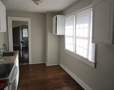 4226 Winthrop Avenue - Photo Thumbnail 14