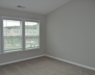 1306 Endicott Court - Photo Thumbnail 21