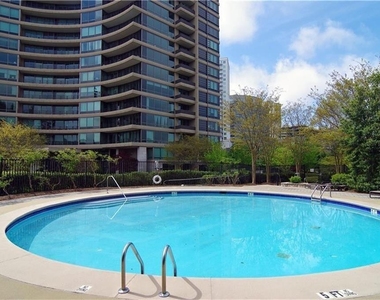 700 Park Regency Place Ne - Photo Thumbnail 1