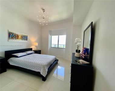 1100 Biscayne Blvd - Photo Thumbnail 19