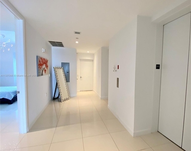 1100 Biscayne Blvd - Photo Thumbnail 20