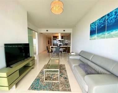 1100 Biscayne Blvd - Photo Thumbnail 8