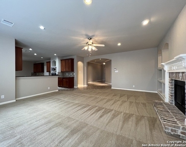 1210 Stetson Green - Photo Thumbnail 7