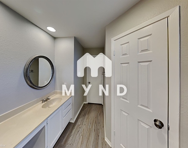 7715 Clay Ridge Dr - Photo Thumbnail 20