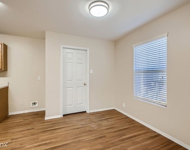 228 Jordan Pl Unit - Photo Thumbnail 9