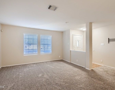 228 Jordan Pl Unit - Photo Thumbnail 3