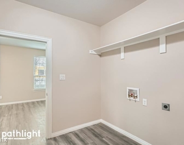 3408 Hammerly Drive Unit - Photo Thumbnail 17