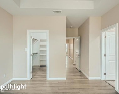 3408 Hammerly Drive Unit - Photo Thumbnail 10