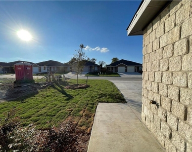 2404 Duntov Dr - Photo Thumbnail 2