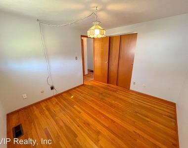 1425 Archmere Square S - Photo Thumbnail 36