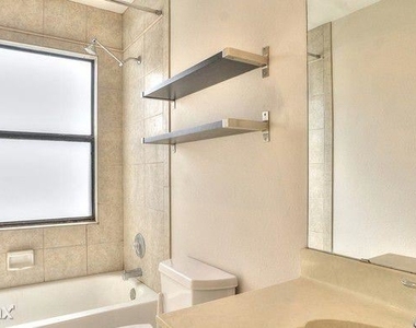 3517 Wimbledon Dr Unit - Photo Thumbnail 21