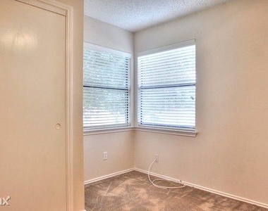 3517 Wimbledon Dr Unit - Photo Thumbnail 20