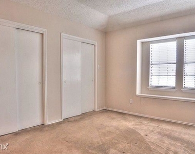 3517 Wimbledon Dr Unit - Photo Thumbnail 12