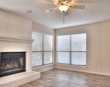 3517 Wimbledon Dr Unit - Photo Thumbnail 5