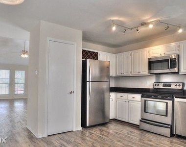 3517 Wimbledon Dr Unit - Photo Thumbnail 9