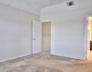 3517 Wimbledon Dr Unit - Photo Thumbnail 11