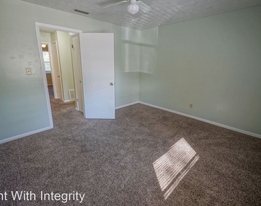 2304 Hartsfield Court Apt. B - Photo Thumbnail 11