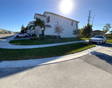 13420 Sw 287th Ter - Photo Thumbnail 3