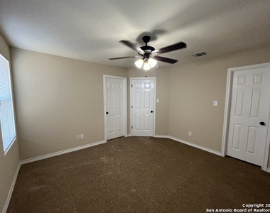4812 Appleseed Ct - Photo Thumbnail 11