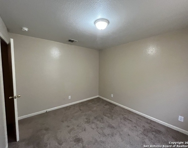 5202 Fountain Lk - Photo Thumbnail 21