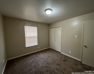 5202 Fountain Lk - Photo Thumbnail 19