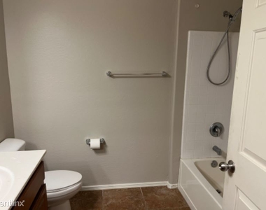 14575 W Mountain View Blvd - Photo Thumbnail 7