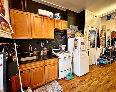 271 Linden Street - Photo Thumbnail 12