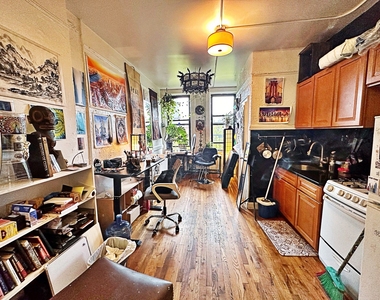 271 Linden Street - Photo Thumbnail 8