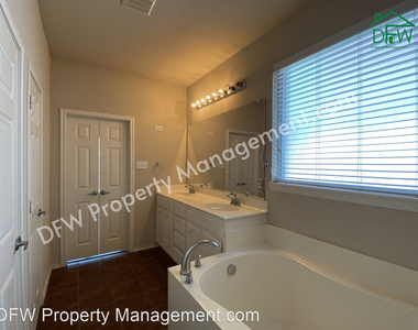 8635 Chalk Canyon Dr - Photo Thumbnail 14