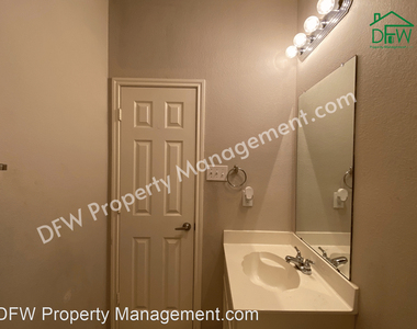 8635 Chalk Canyon Dr - Photo Thumbnail 26