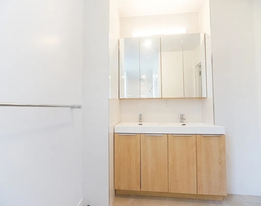 135 William Street - Photo Thumbnail 9